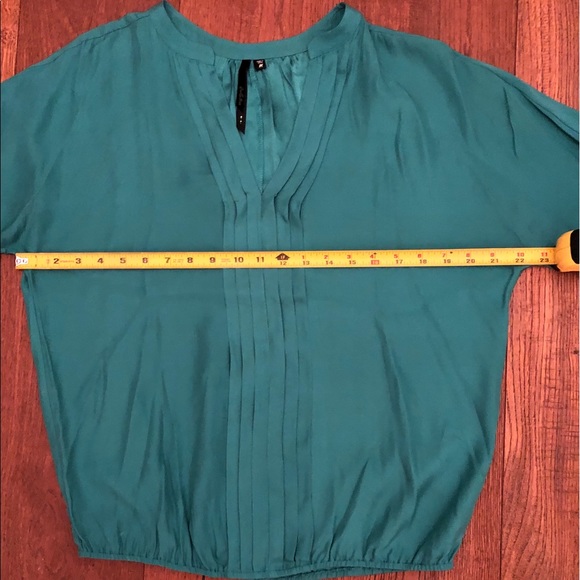 Silk green blouse - Picture 8 of 8
